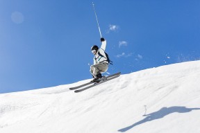 九游网-克里斯蒂亚诺·罗纳尔多与阿尔纳斯尔续约至2026年。，克里斯蒂亚诺·罗纳尔多为什么转尤文图斯