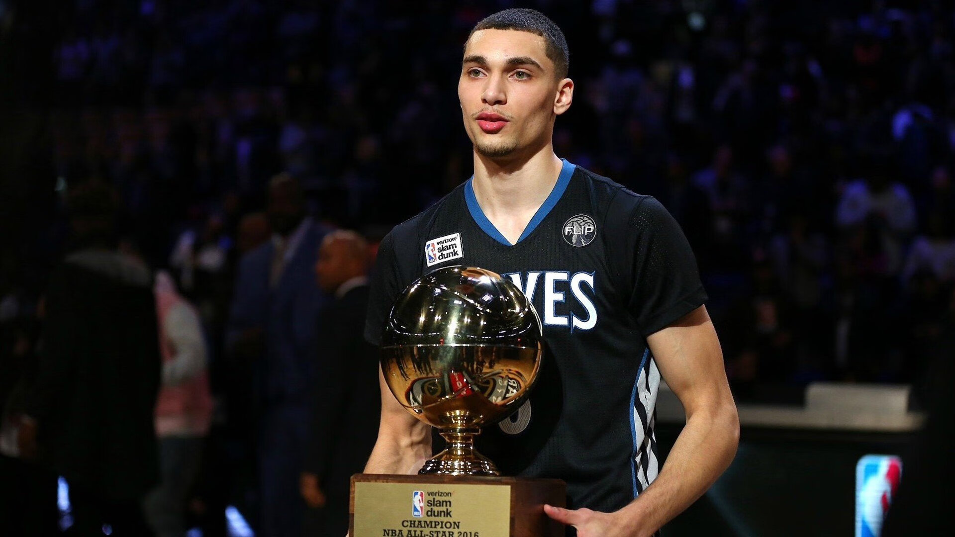 _极地冰雪冰雕运动节：用冰雪点亮冬日_，极地冰雪世界