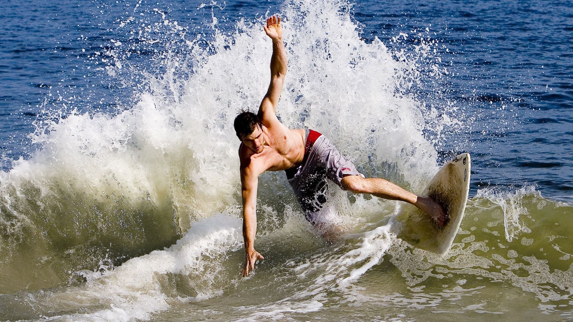 “传球艺术：联盟顶级助攻王的绝佳配合”，篮球传球助攻